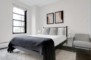 Gold Coast Studio w Gym Roof nr Mag Mile CHI-619
